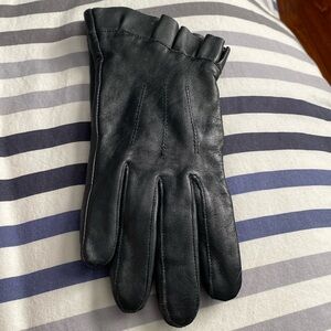 New leather gloves
